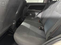 FORD - ECOSPORT 1.6 XLS 8V 4P MANUAL - 2006/2007 - PRATA - R$ 33.900,00