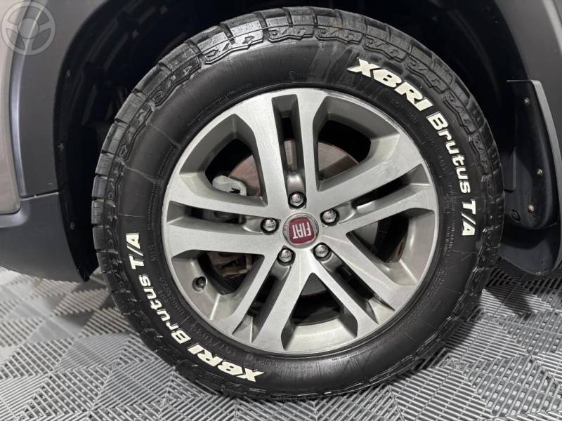 FIAT - TORO 2.0 16V TURBO DIESEL FREEDOM 4WD MANUAL - 2020/2020 - CINZA - R$ 102.900,00