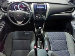 TOYOTA - YARIS 1.3 16V FLEX XL MANUAL16 - 2020/2021 - VERMELHA - R$ 76.600,00