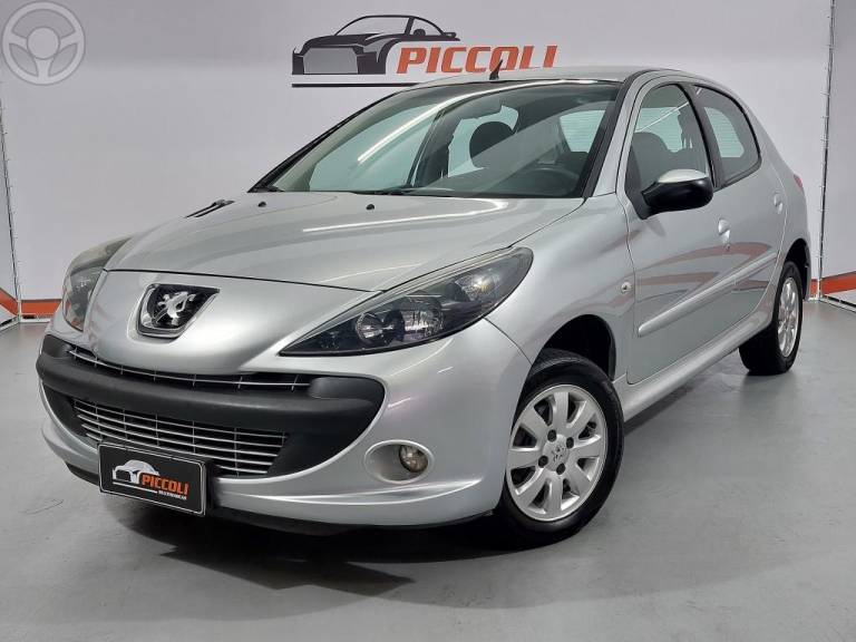 PEUGEOT - 207 1.4 XR SPORT SW 8V FLEX 4P MANUAL - 2011/2011 - PRATA - R$ 22.900,00