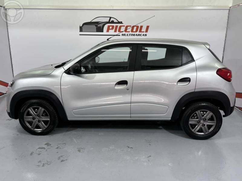 RENAULT - KWID 1.0 12V SCE FLEX ZEN MANUAL - 2023/2024 - PRATA - R$ 51.900,00