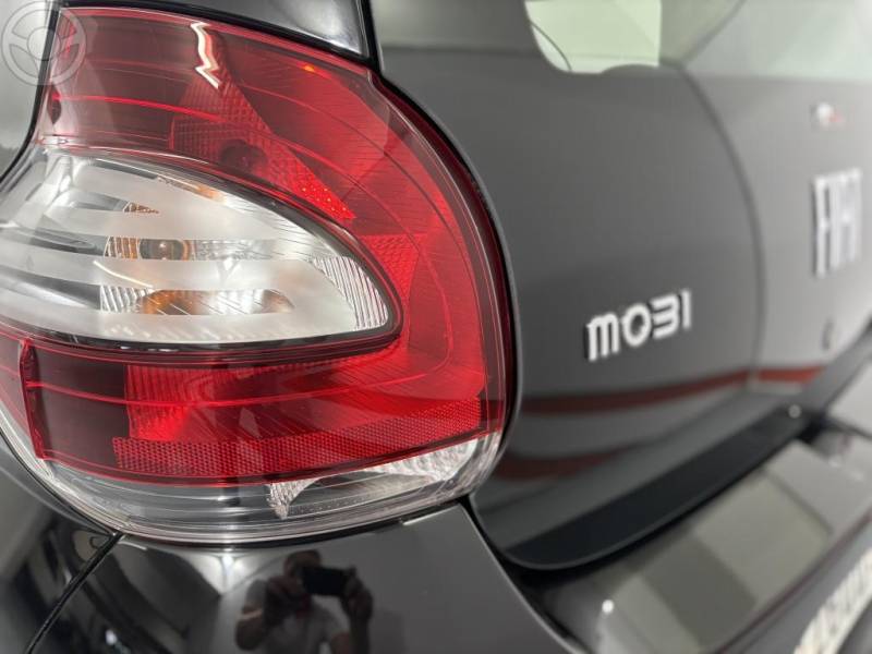 FIAT - MOBI 1.0 8V EVO FLEX LIKE. MANUAL - 2018/2019 - PRETA - R$ 45.900,00