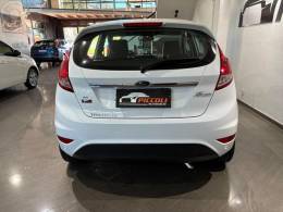 FORD - FIESTA 1.6 TITANIUM PLUS HATCH 16V FLEX 4P AUTOMÁTICO - 2016/2017 - BRANCA - R$ 59.900,00