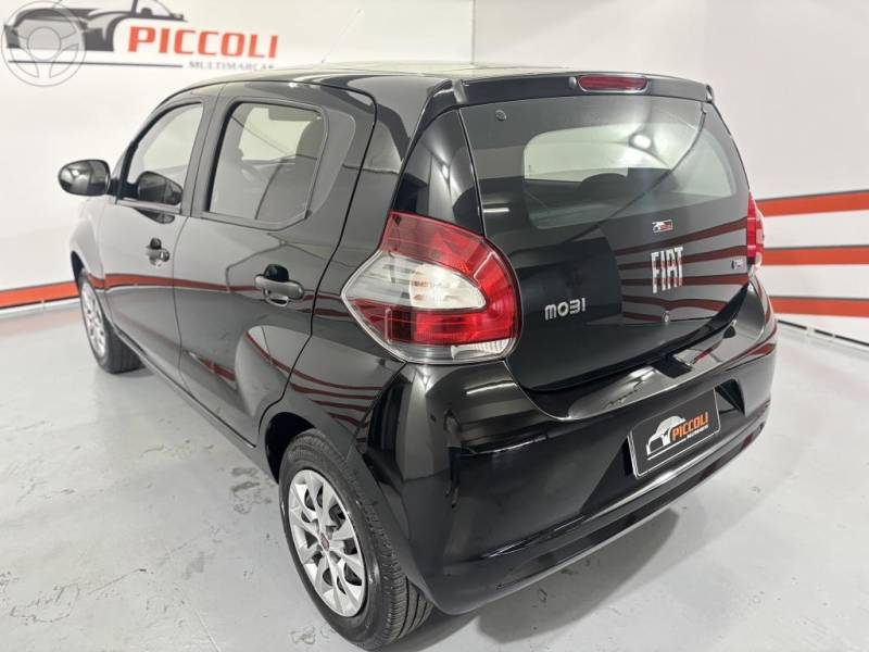 FIAT - MOBI 1.0 8V EVO FLEX LIKE. MANUAL - 2018/2019 - PRETA - R$ 45.900,00