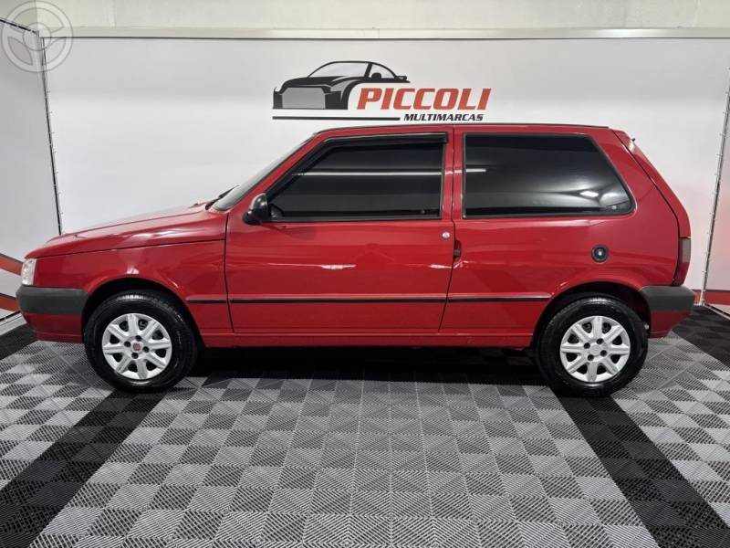 FIAT - UNO 1.0 MPI LE WAY ECONOMY 8V FLEX 2P MANUAL - 2012/2013 - VERMELHA - R$ 27.900,00
