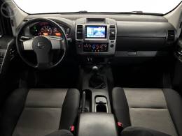 NISSAN - FRONTIER 2.5 SE ATTACK 4X4 CD TURBO ELETRONIC DIESEL 4P MANUAL - 2014/2014 - BRANCA - R$ 96.900,00