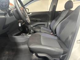 VOLKSWAGEN - VOYAGE 1.0 MI TRENDLINE 8V FLEX 4P MANUAL - 2014/2015 - BRANCA - R$ 43.900,00