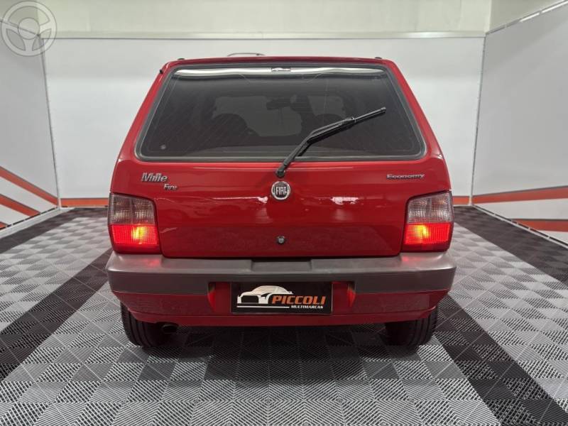 FIAT - UNO 1.0 MPI LE WAY ECONOMY 8V FLEX 2P MANUAL - 2012/2013 - VERMELHA - R$ 27.900,00