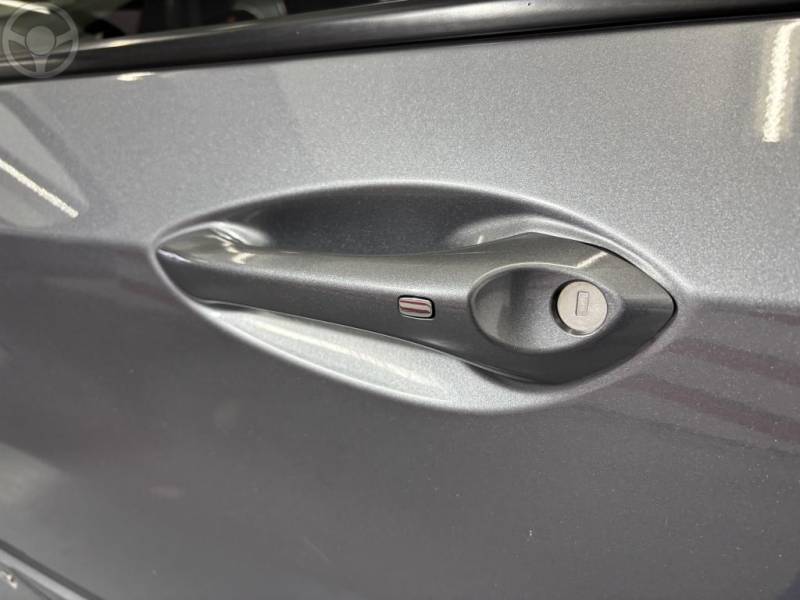 CHEVROLET - TRACKER 1.0 12V LTZ TURBO FLEX 4P AUTOMÁTICO - 2022/2023 - CINZA - R$ 104.900,00