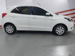 FORD - KA 1.0 SE PLUS 12V FLEX 4P MANUAL - 2017/2018 - BRANCA - R$ 43.900,00
