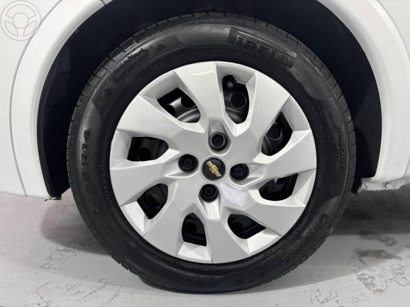 CHEVROLET - CORSA 1.4 MPFI MAXX 8V FLEX 4P MANUAL - 2011/2012 - BRANCA - R$ 34.900,00