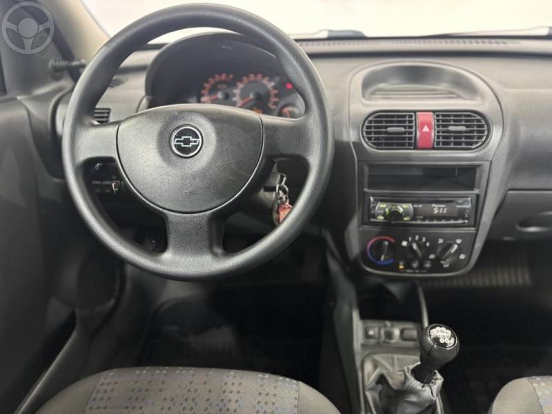 CHEVROLET - CORSA 1.4 MPFI MAXX 8V FLEX 4P MANUAL - 2011/2012 - BRANCA - R$ 34.900,00