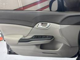 HONDA - CIVIC 2.0 LXR 16V FLEX 4P AUTOMÁTICO - 2013/2014 - CINZA - R$ 76.900,00