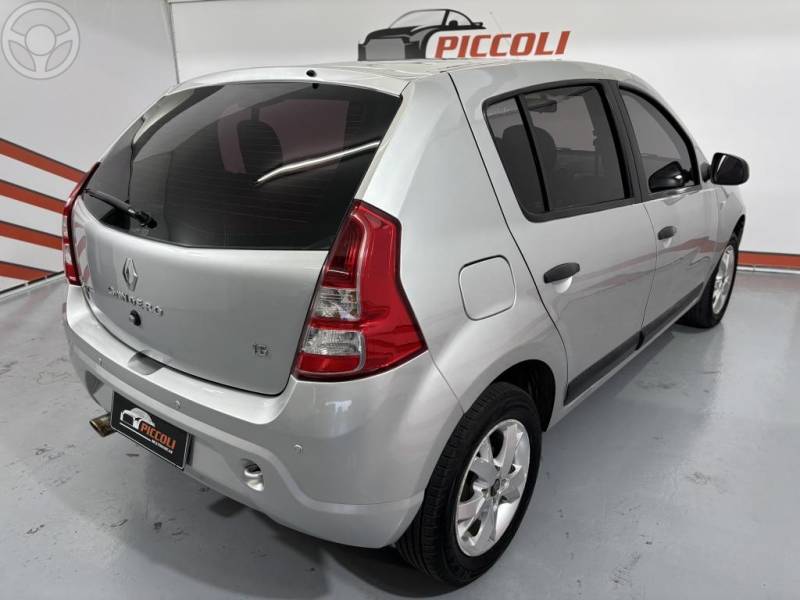RENAULT - SANDERO 1.6 EXPRESSION 16V FLEX 4P MANUAL - 2011/2012 - PRATA - R$ 34.500,00