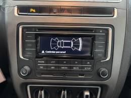 VOLKSWAGEN - FOX 1.0 MPI TRENDLINE 12V FLEX 4P MANUAL - 2016/2016 - BRANCA - R$ 55.500,00