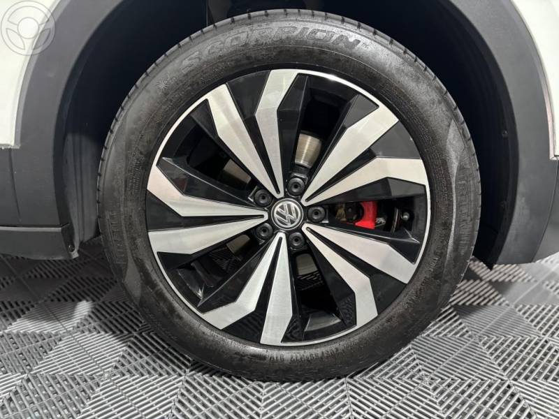 VOLKSWAGEN - T-CROSS 1.4 HIGHLINE TSI 16V FLEX 4P AUTOMÁTICO - 2021/2021 - BRANCA - R$ 112.900,00