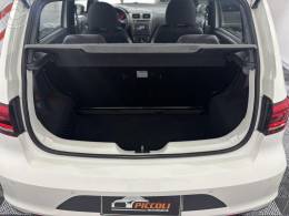 VOLKSWAGEN - FOX 1.0 MPI TRENDLINE 12V FLEX 4P MANUAL - 2016/2016 - BRANCA - R$ 55.500,00