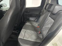 FIAT - MOBI 1.0 8V EVO FLEX LIKE. MANUAL - 2022/2023 - BRANCA - R$ 51.900,00