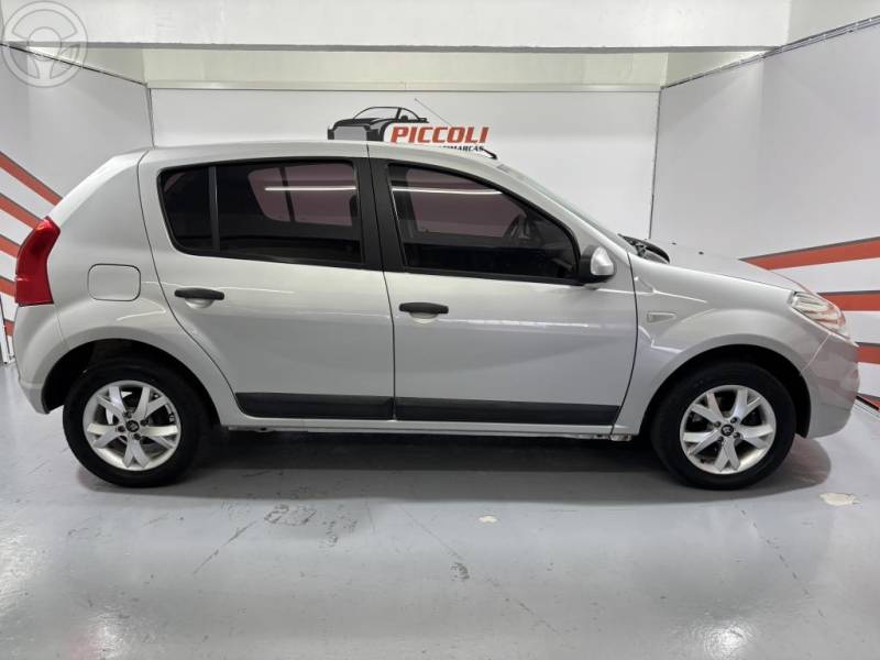 RENAULT - SANDERO 1.6 EXPRESSION 16V FLEX 4P MANUAL - 2011/2012 - PRATA - R$ 34.500,00