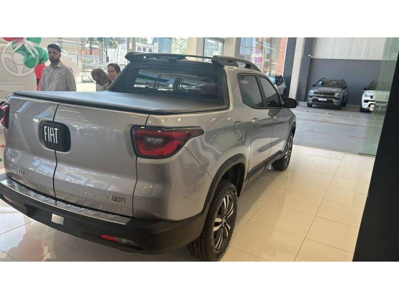FIAT - TORO 1.3 FREEDOM T270 4X2 16V FLEX 4P AUTOMÁTICO - 2024/2025 - CINZA - R$ 138.900,00