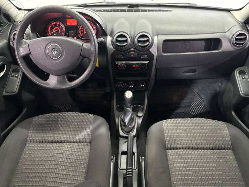RENAULT - SANDERO 1.6 EXPRESSION 16V FLEX 4P MANUAL - 2011/2012 - PRATA - R$ 34.500,00