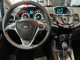 FORD - FIESTA 1.6 TITANIUM PLUS HATCH 16V FLEX 4P AUTOMÁTICO - 2016/2017 - BRANCA - R$ 59.900,00