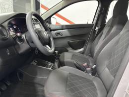 RENAULT - KWID 1.0 12V SCE FLEX ZEN MANUAL - 2023/2024 - PRATA - R$ 53.900,00
