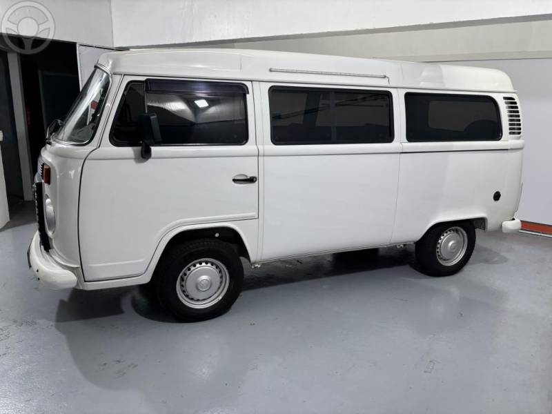 VOLKSWAGEN - KOMBI 1.4 MI STD 8V FLEX 4P MANUAL - 2009/2009 - BRANCA - R$ 69.900,00