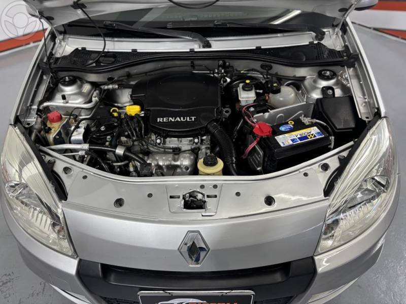 RENAULT - SANDERO 1.6 EXPRESSION 16V FLEX 4P MANUAL - 2011/2012 - PRATA - R$ 34.500,00