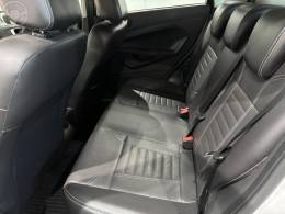 FORD - FIESTA 1.6 TITANIUM PLUS HATCH 16V FLEX 4P AUTOMÁTICO - 2016/2017 - BRANCA - R$ 59.900,00