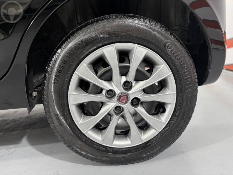 FIAT - MOBI 1.0 8V EVO FLEX LIKE. MANUAL - 2018/2019 - PRETA - R$ 45.900,00