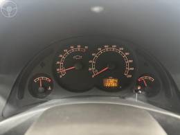 CHEVROLET - CORSA 1.4 MPFI MAXX 8V FLEX 4P MANUAL - 2011/2012 - BRANCA - R$ 34.900,00