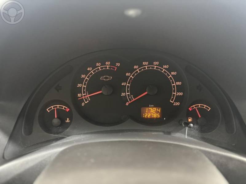 CHEVROLET - CORSA 1.4 MPFI MAXX 8V FLEX 4P MANUAL - 2011/2012 - BRANCA - R$ 34.900,00