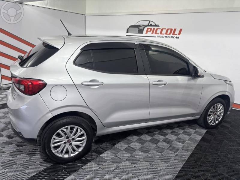 FIAT - ARGO 1.0 FIREFLY FLEX DRIVE MANUAL - 2021/2022 - PRATA - R$ 59.900,00
