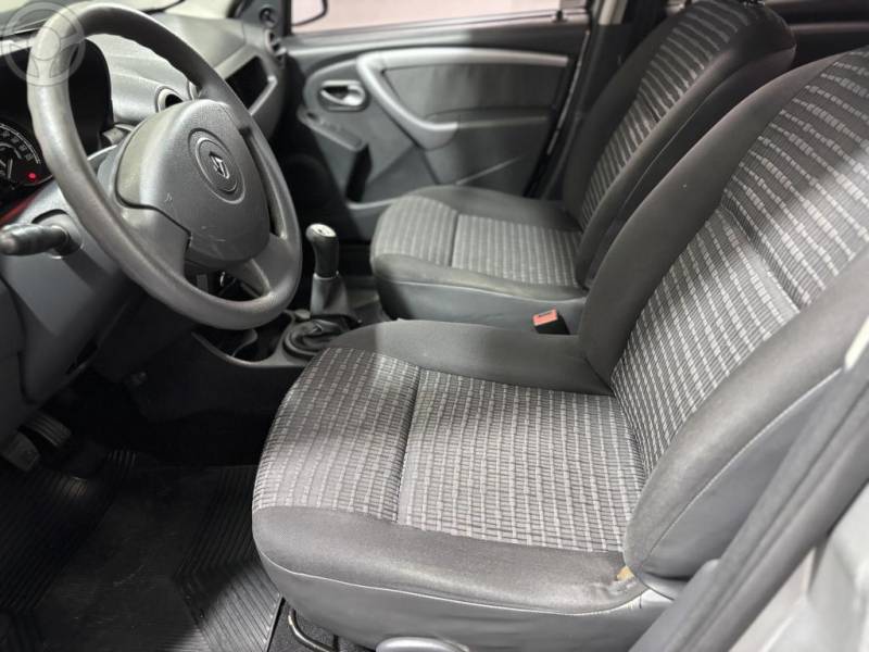 RENAULT - SANDERO 1.6 EXPRESSION 16V FLEX 4P MANUAL - 2011/2012 - PRATA - R$ 34.500,00