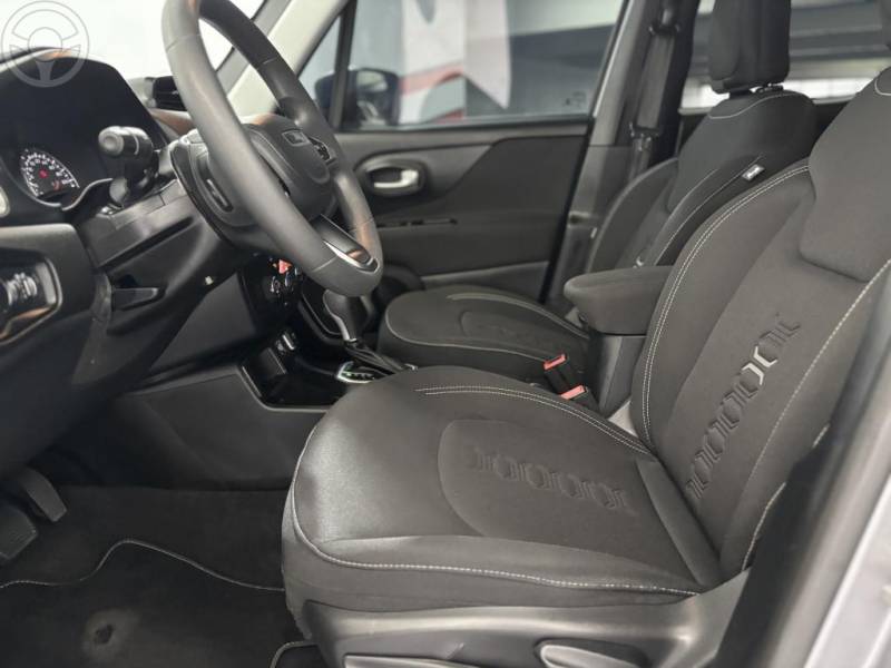 JEEP - RENEGADE 1.3 SPORT T270 16V TURBO FLEX 4P AUTOMÁTICO - 2023/2023 - PRATA - R$ 103.900,00