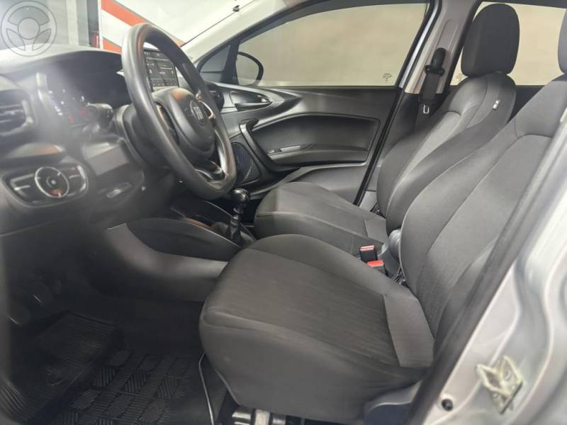 FIAT - ARGO 1.0 FIREFLY FLEX DRIVE MANUAL - 2021/2022 - PRATA - R$ 59.900,00