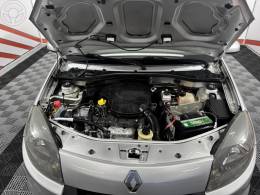 RENAULT - SANDERO 1.6 EXPRESSION 16V FLEX 4P MANUAL - 2013/2014 - PRATA - R$ 33.900,00