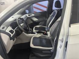 VOLKSWAGEN - T-CROSS 1.4 HIGHLINE TSI 16V FLEX 4P AUTOMÁTICO - 2021/2021 - BRANCA - R$ 111.900,00