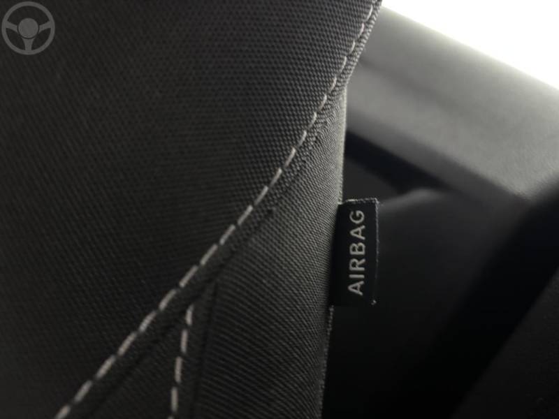 CHEVROLET - ONIX 1.0 LT2 FLEX 4P MANUAL - 2023/2024 - BRANCA - R$ 69.900,00