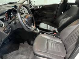 FORD - FIESTA 1.6 TITANIUM PLUS HATCH 16V FLEX 4P AUTOMÁTICO - 2016/2017 - BRANCA - R$ 59.900,00
