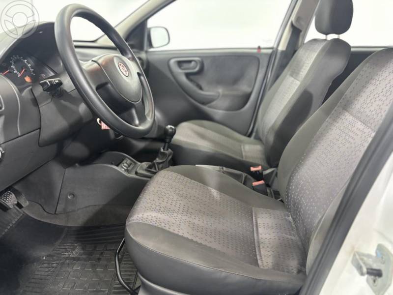 CHEVROLET - CORSA 1.4 MPFI MAXX 8V FLEX 4P MANUAL - 2011/2012 - BRANCA - R$ 34.900,00