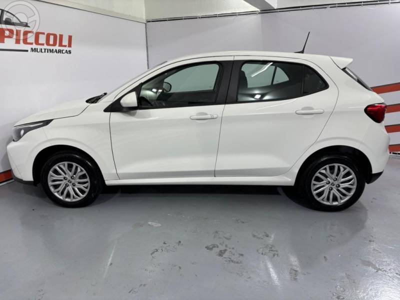FIAT - ARGO 1.0 FIREFLY FLEX DRIVE MANUAL - 2023/2024 - BRANCA - R$ 68.900,00