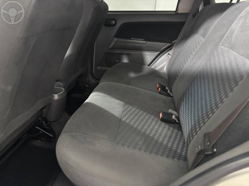 FORD - ECOSPORT 1.6 XLS 8V 4P MANUAL - 2006/2007 - PRATA - R$ 33.900,00