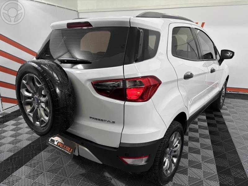 FORD - ECOSPORT 1.6 FREESTYLE 16V FLEX 4P AUTOMÁTICO - 2017/2017 - BRANCA - R$ 65.900,00