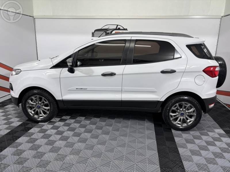 FORD - ECOSPORT 1.6 FREESTYLE 16V FLEX 4P AUTOMÁTICO - 2017/2017 - BRANCA - R$ 65.900,00