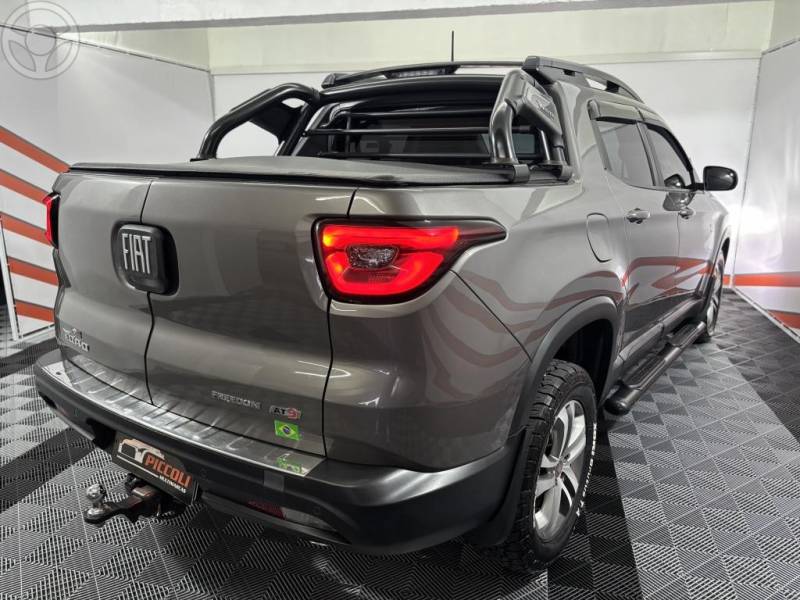 FIAT - TORO 2.0 16V TURBO DIESEL FREEDOM 4WD MANUAL - 2020/2020 - CINZA - R$ 102.900,00