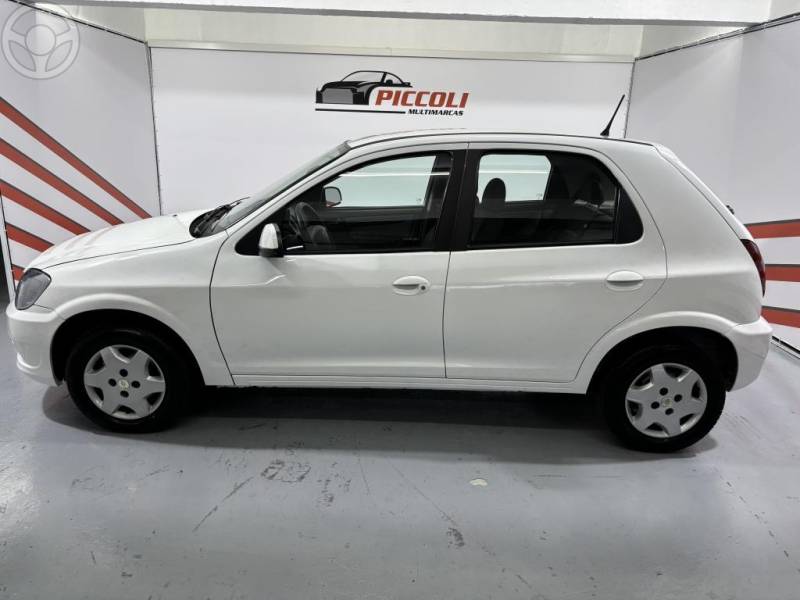 CHEVROLET - CELTA 1.0 MPFI LT 8V FLEX 4P MANUAL - 2013/2014 - BRANCA - R$ 35.500,00