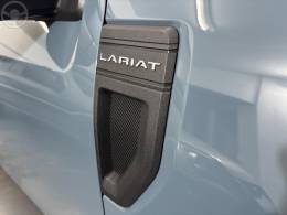 FORD - MAVERICK 2.0 LARIAT FX4 ECOBOOST AUTOMÁTICO - 2023/2023 - AZUL - R$ 175.900,00