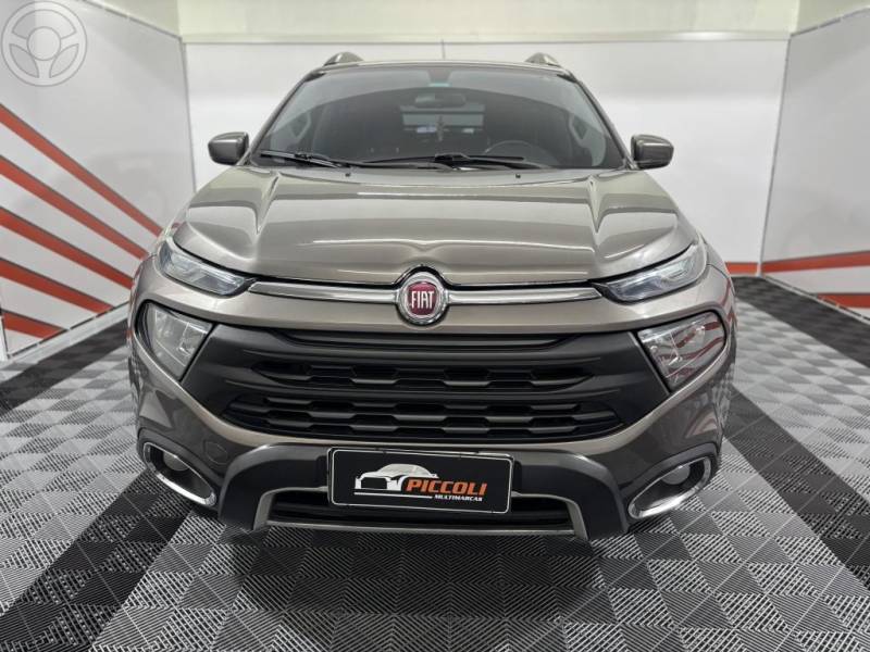 FIAT - TORO 2.0 16V TURBO DIESEL FREEDOM 4WD MANUAL - 2020/2020 - CINZA - R$ 102.900,00